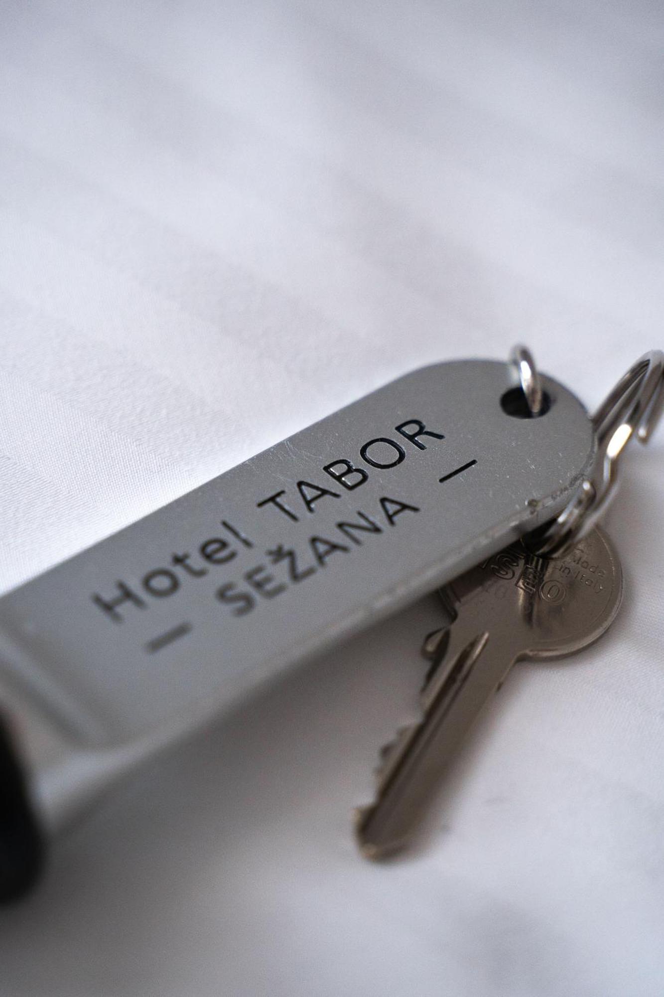 Hotel Tabor Sezana Exterior photo